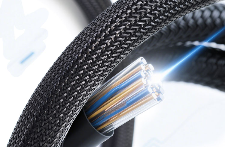 De fragile à renforcé : manchons tressés en PET pour une protection plus intelligente des câbles à fibre optique